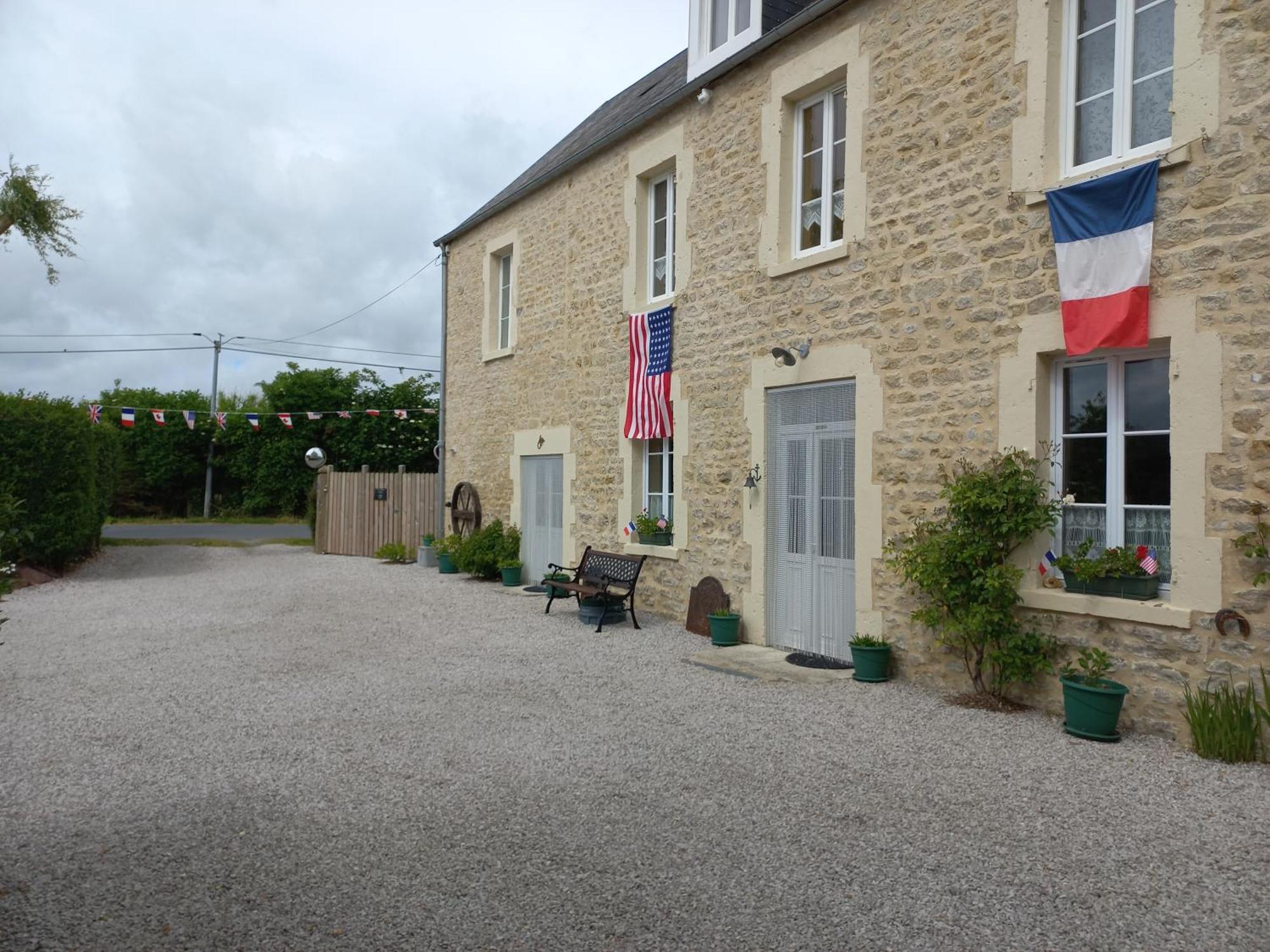 Ivy House Utah Beach Sainte Marie du Mont Bagian luar foto